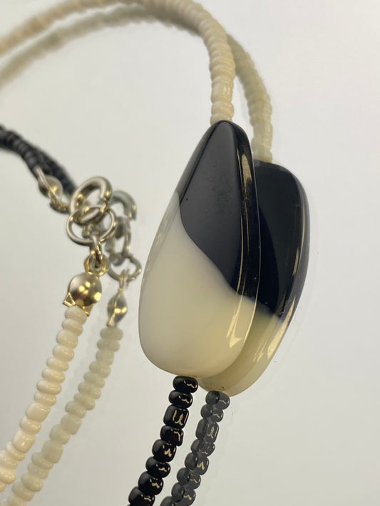 Contrast Necklace