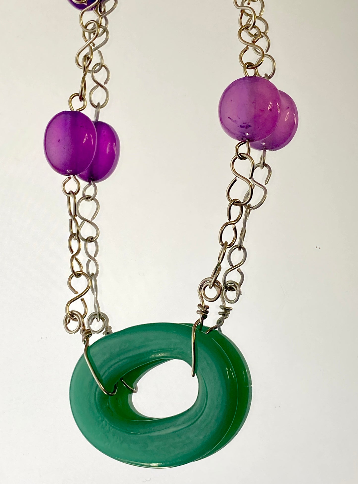 Bright contrast necklace